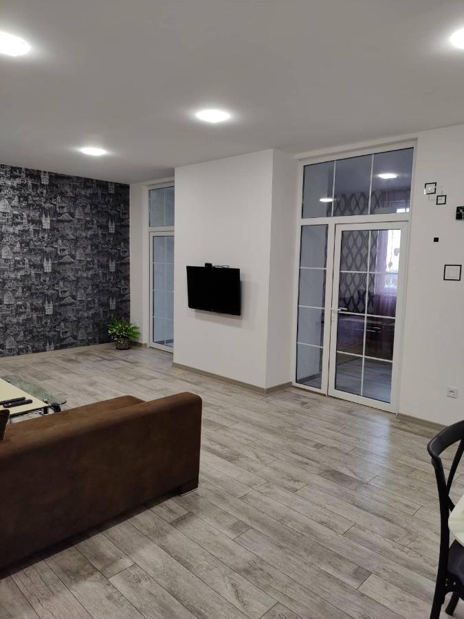 Modern Apartment In The Center With The View Of The Majestic Ararat Erivan Exterior foto